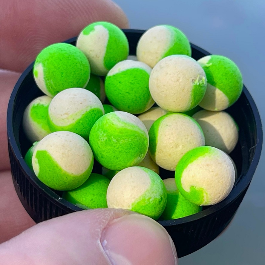 Páchnuce boilies Delphin: obsahuje kyselinu maslovú