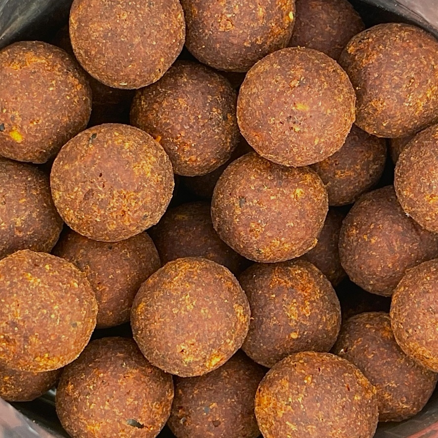 Najlepšie boilies od Mikbaits? Pikantné gule ryby milujú