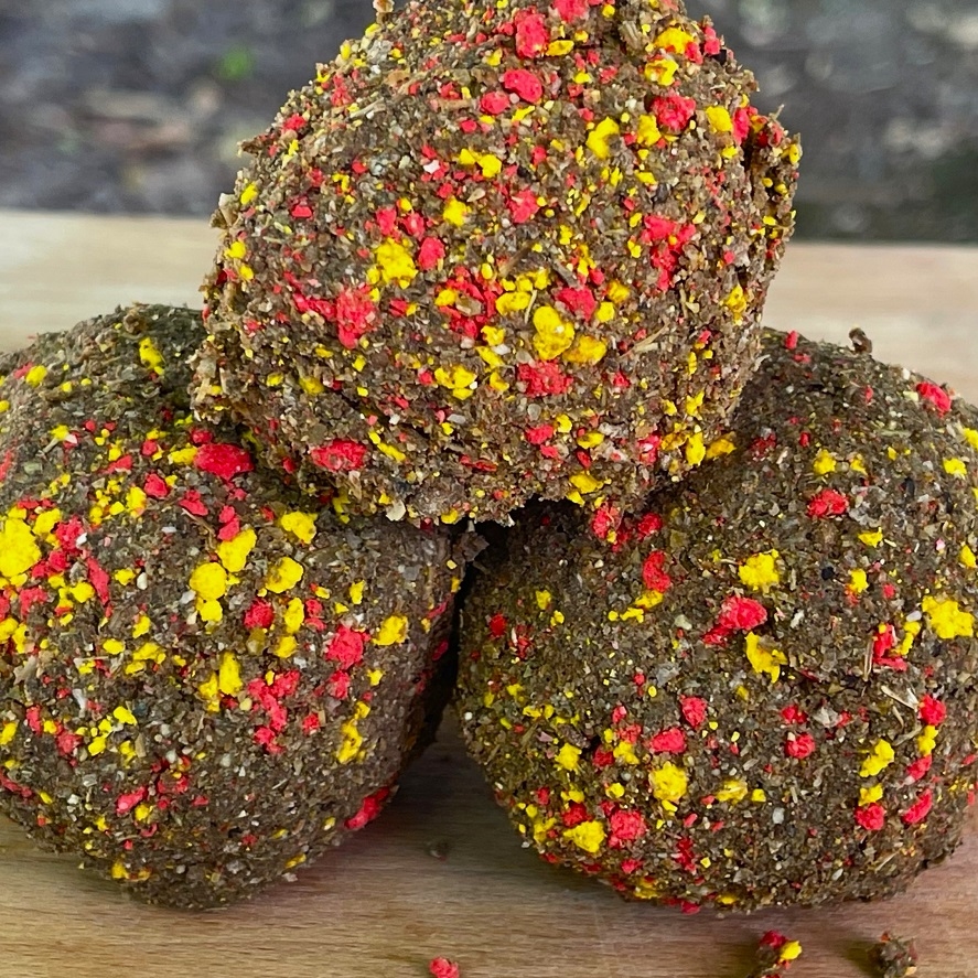 Kŕmenie na plávanú: tipy, ako vylepšiť kŕmenie na ryby