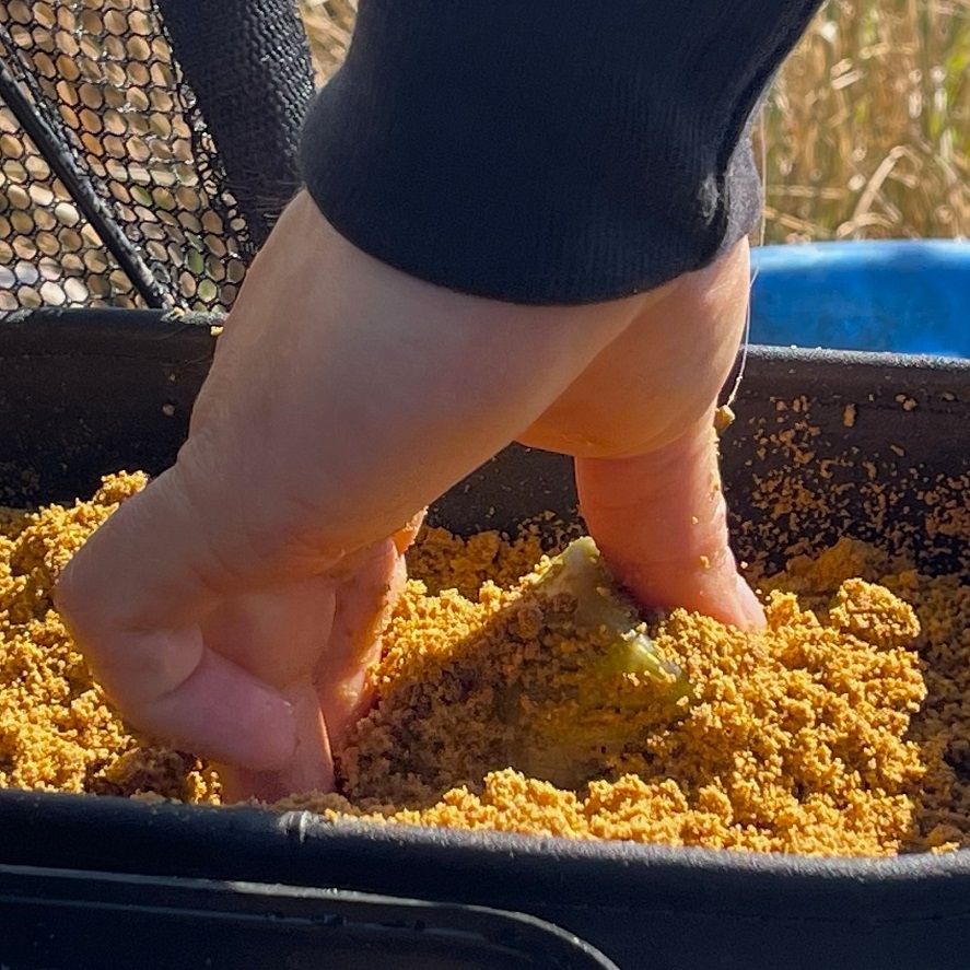 Kŕmenie na method feeder na jeseň: skúste toto