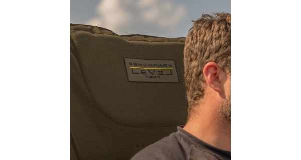 AVID - Kreslo Benchmark Leveltech Recliner Chair