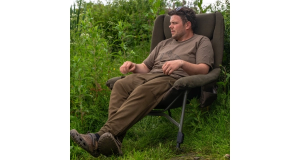 AVID - Kreslo Benchmark Ultra Cozy Chair