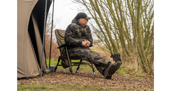 AVID - Kreslo Revolve Armchair Standard