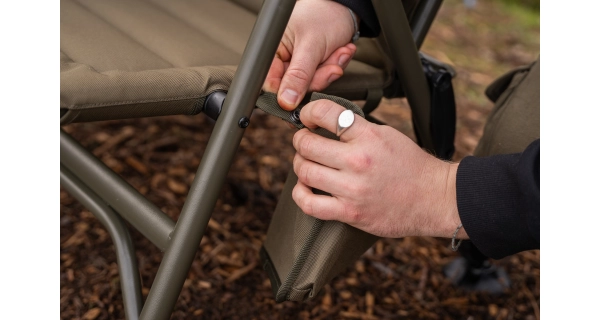 AVID - Kreslo Revolve Armchair Standard