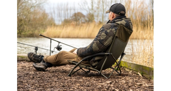 AVID - Kreslo Revolve Low Chair