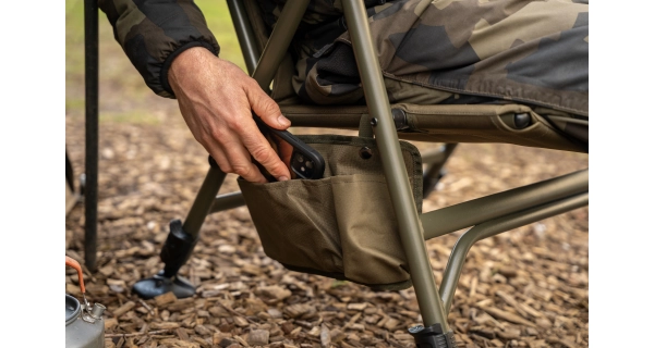 AVID - Kreslo Revolve X Armchair