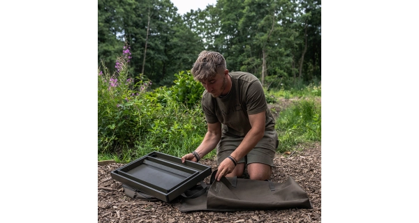 AVID - Stolík Double Decker Bivvy Organiser