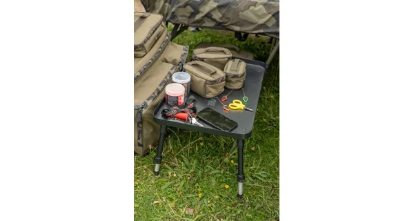 AVID - Stolík Revolve Bivvy Table XL