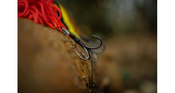 BLACK CAT - Chobotnička Real Worm Teaser Red 80 g