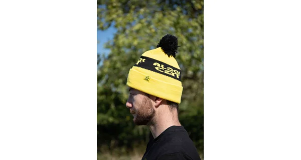 BLACK CAT - Čiapka Yellow Bobble Hat