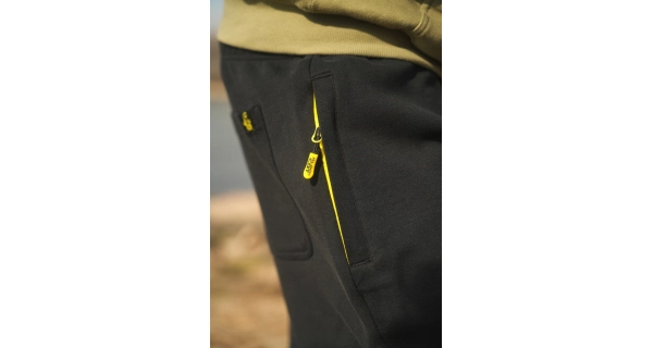 BLACK CAT - Kraťasy Black Jogger Shorts veľ. L