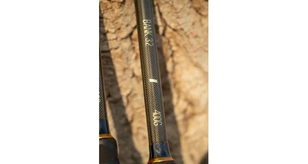 BLACK CAT - Prút Battle Cat Elite Bank 2,8 m 180-300 g 2 diely