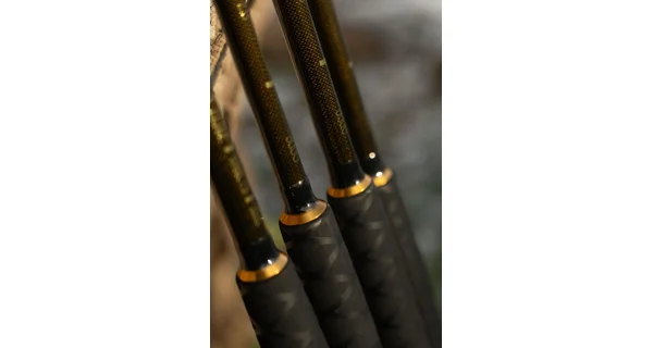 BLACK CAT - Prút Battle Cat Elite Bank 2,8 m 180-300 g 2 diely