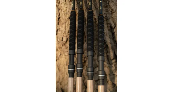 BLACK CAT - Prút Battle Cat Elite Bank 2,8 m 180-300 g 2 diely