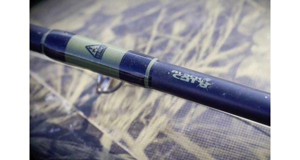 BLACK CAT - Prút Blade 300 3 m 40 lb 2 diely