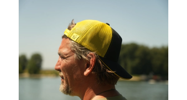 BLACK CAT - Šiltovka Black and Yellow Trucker Cap