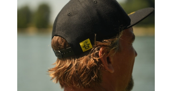 BLACK CAT - Šiltovka Black Flat Peak Cap