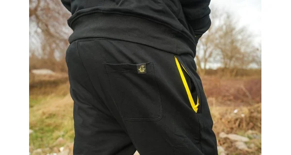BLACK CAT - Tepláky Black Joggers veľ. 3XL