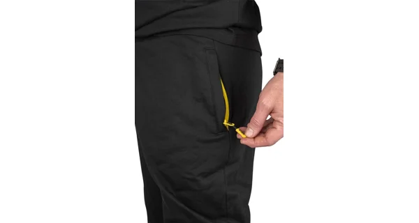 BLACK CAT - Tepláky Black Joggers veľ. 3XL