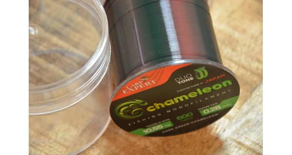 CARP EXPERT - Vlasec Chameleón Shiny Dark Green Monofil 0,28 mm 10,55 kg 300 m