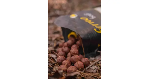 CARP INFERNO - Rozpustné boilies Hot Line 20 mm 300 ml Xtazi