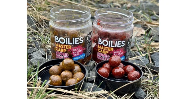 CHYTIL - Dipované boilies Master Carp 20 mm 120 g Cesnak