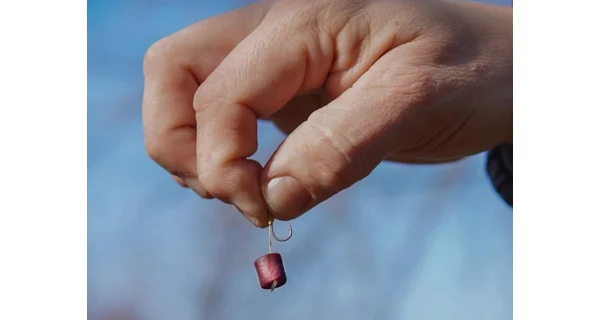 CHYTIL - Feeder peletky s dierou 8 mm 30 g Jahoda