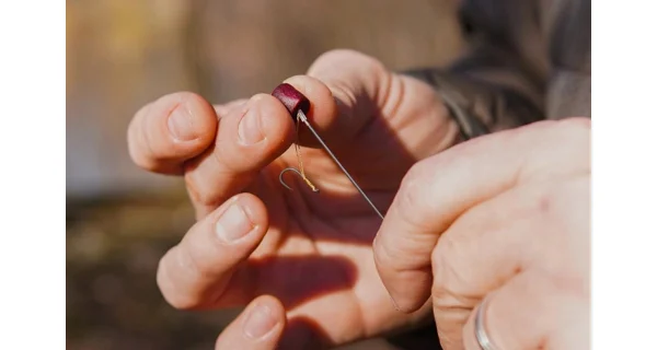 CHYTIL - Feeder peletky s dierou 8 mm 30 g Pečeň