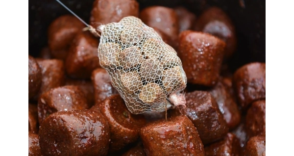 CHYTIL - Kaprí Amino pelety s dierou 20 mm 250 g