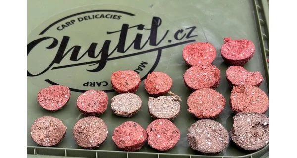 CHYTIL - Kŕmne boilies 20 mm 5 kg Scopex & Oliheň
