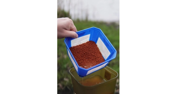 CHYTIL - Pelety Method Feeder 2 mm 750 g Jahoda