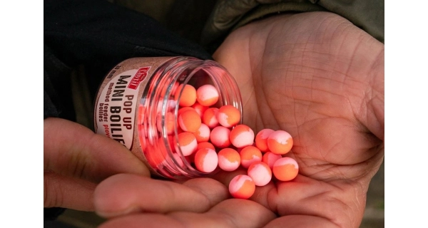 CHYTIL - Pop Up Mini Boilies 10 mm 15 g Jahoda Chilli
