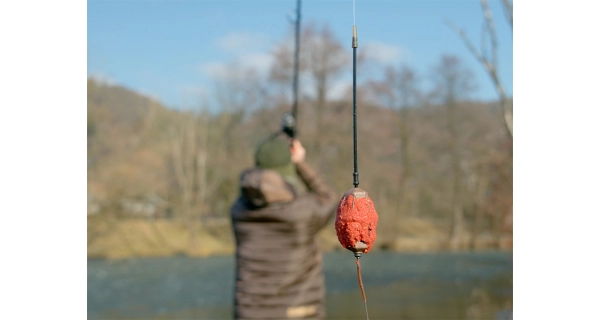 DELPHIN - Olovené krmítko s trubičkou EazySIX 40 g