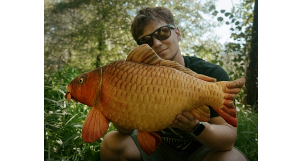 DELPHIN - Plyšový kapor Carpy 60 cm