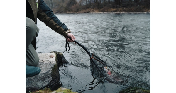 DELPHIN - Prívlačový podberák FoldSPIN