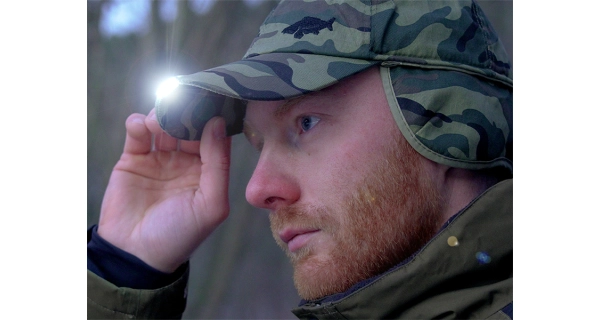 DELPHIN - Zimná šiltovka LED OutLINE Camo