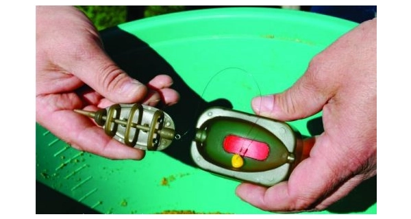 EXTRA CARP - Kŕmidlo Method Feeder 40 g