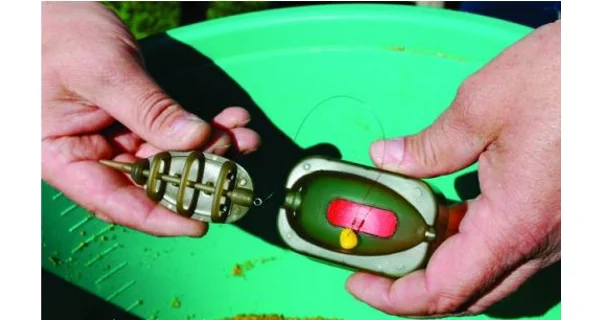 EXTRA CARP - Krmítko Method Feeder 60 g