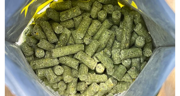 FISHMAX - Amúrové pelety 8 mm 1 kg