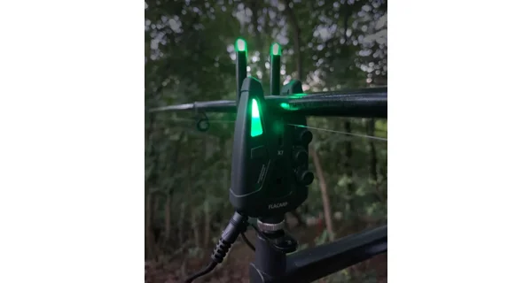 FLACARP - Svietiace záchytné uši Ears2 s LED Fialová