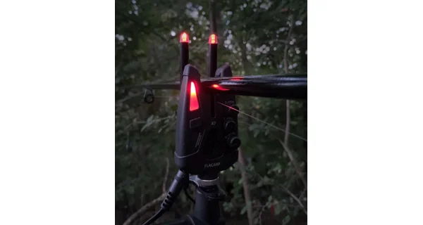 FLACARP - Svietiace záchytné uši Ears2 s LED Fialová