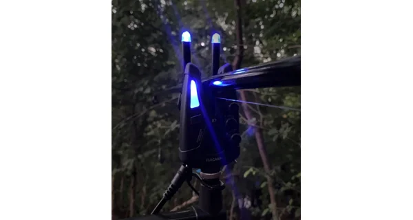 FLACARP - Svietiace záchytné uši Ears2 s LED Fialová