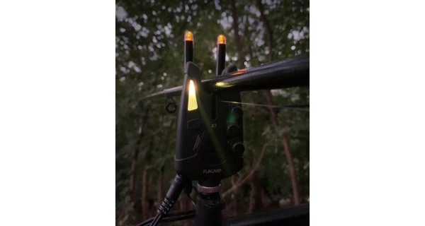 FLACARP - Svietiace záchytné uši Ears2 s LED Modrá