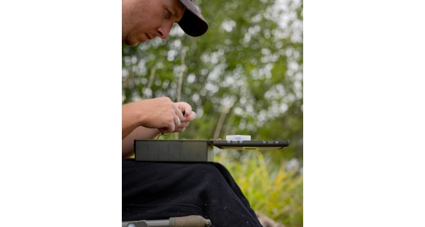 FOX - Krabička Edges Medium Tackle Box