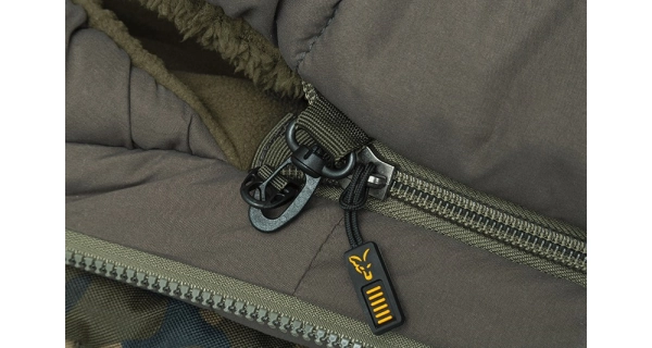 FOX - Lehátko so spacákom Flatliner 8 Leg 5 Season System