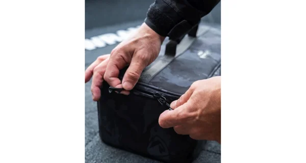 FOX RAGE - Chladiaca taška Voyager Camo Compact Boat Cooler