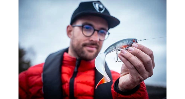 FOX RAGE - Gumová nástraha Pre Grub Loaded 12 cm UV Glitter Perch