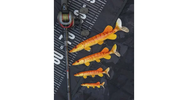 FOX RAGE - Gumová nástraha Ultra Realistic Replicant Pike 20 cm 83 g Golden Pike