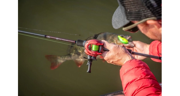 FOX RAGE - Prút Warrior Zander Cast 2,1 m 10-40 g 1+1 diel