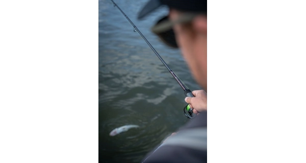 FOX RAGE - Prút Warrior Zander Jig 2,4 m 10-30 g 2 diely